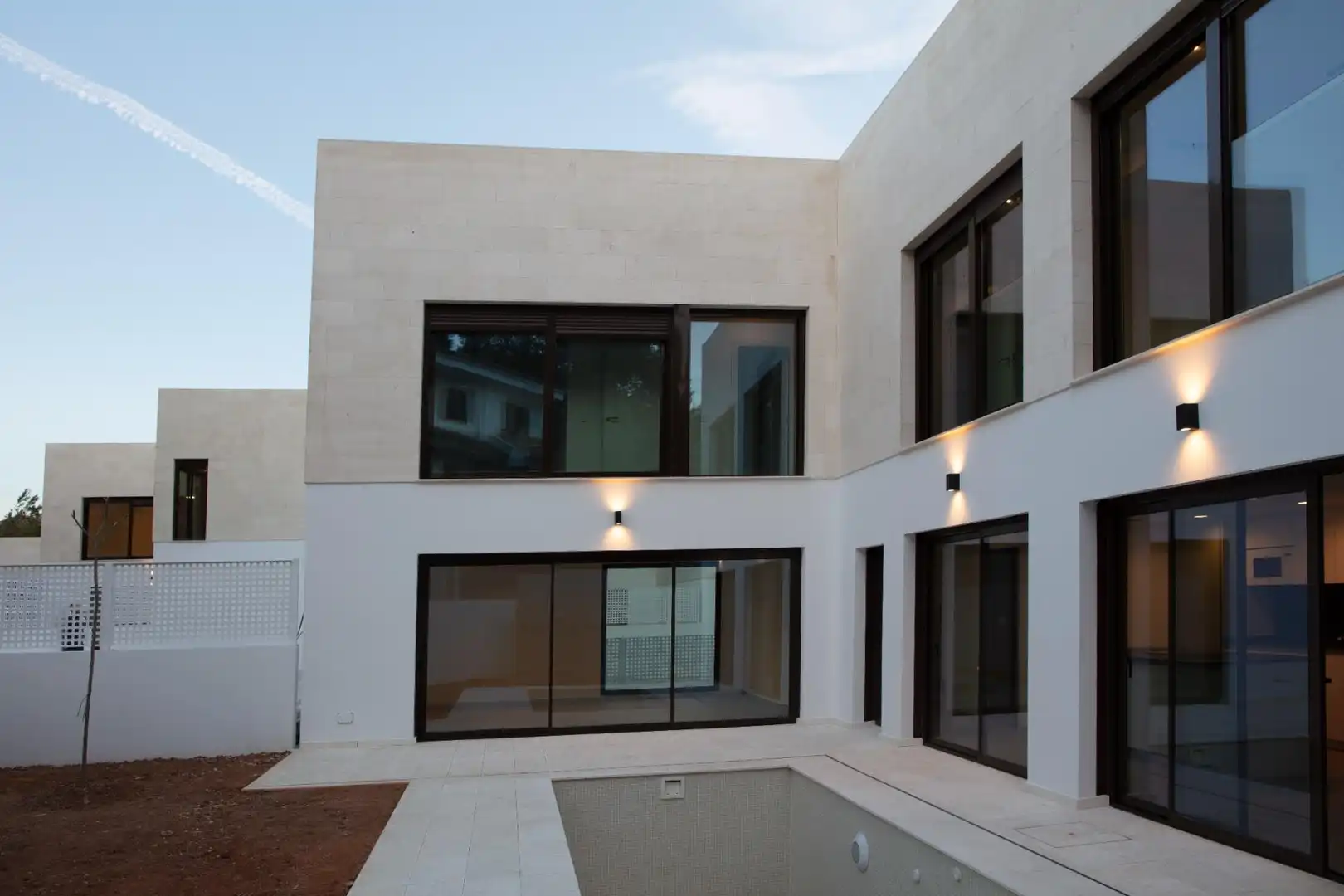 Vista exterior de Casa adosada de alquiler en Rocafort con Aire acondicionado, Calefacción y Jardín privado