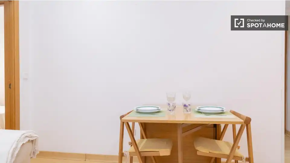 Dining room of Flat for rent in Madrid  with Air Conditioner, Heating and Furnished