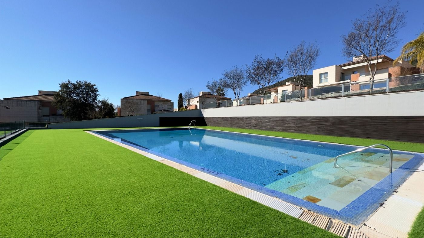 Swimming pool of House or chalet for sale in  Córdoba Capital  with Air Conditioner, Heating and Private garden