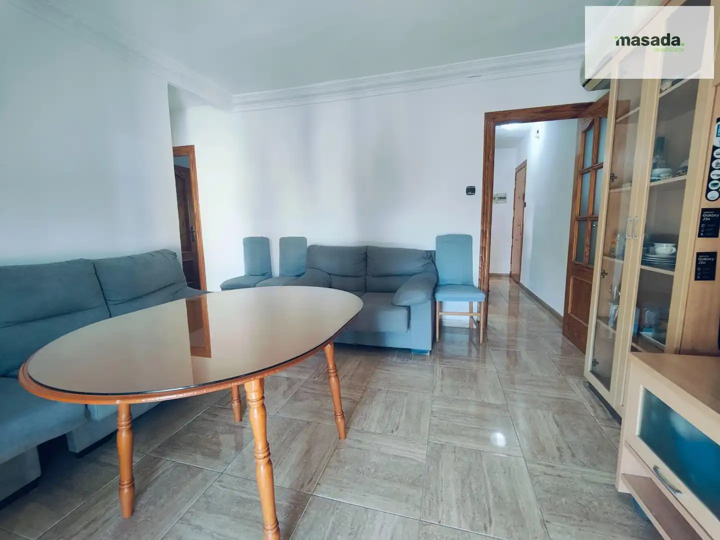 Sala d'estar de Pis de lloguer en Granada amb Terrassa i Moblat