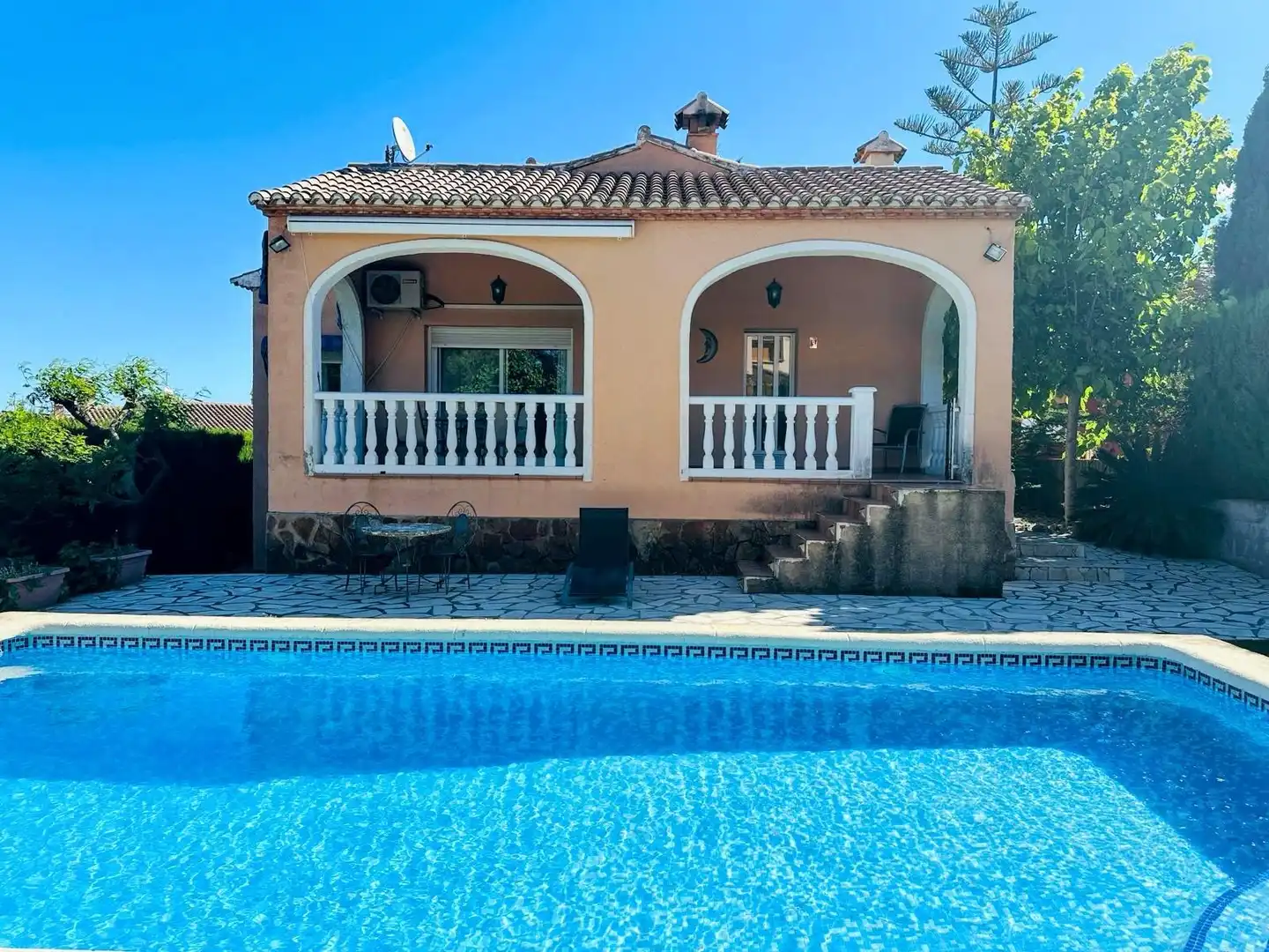 Vista exterior de Casa o chalet en venta en Ador con Aire acondicionado, Calefacción y Jardín privado