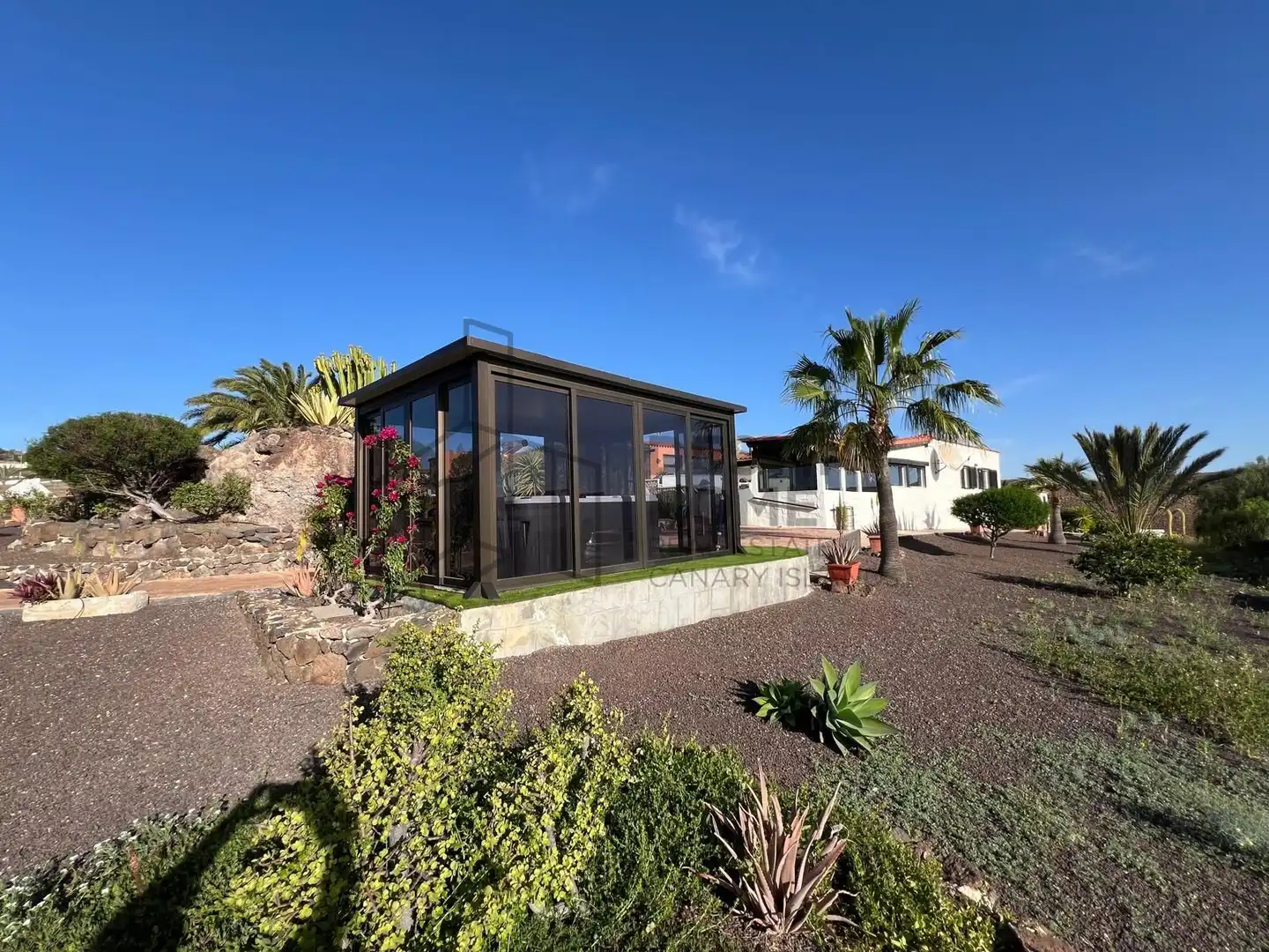 Vista exterior de Casa o xalet en venda en La Oliva amb Aire condicionat, Jardí privat i Terrassa