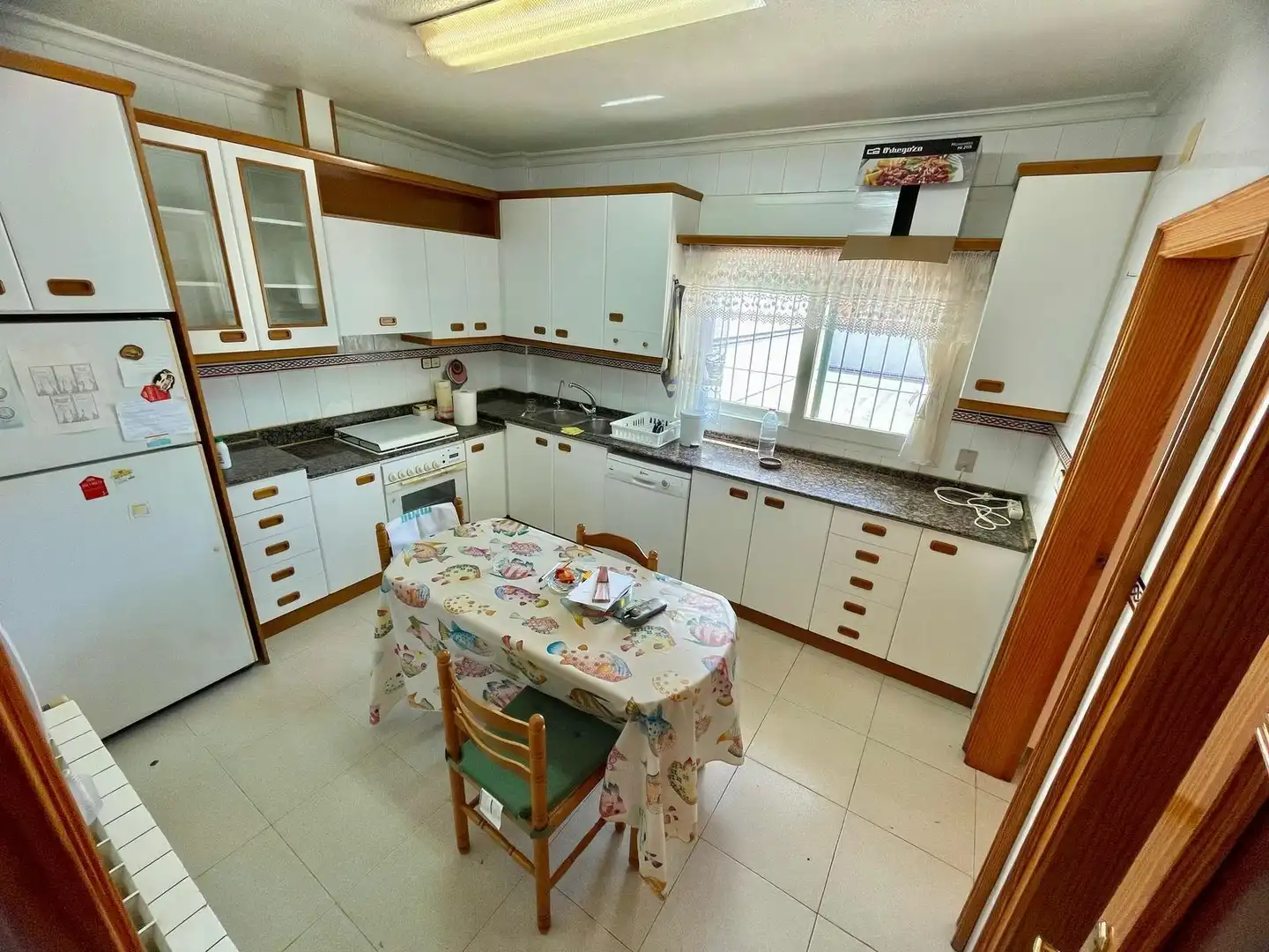 Küche von Wohnung zum Verkauf in Fuente Álamo de Murcia mit Klimaanlage, Terrasse und Abstellraum