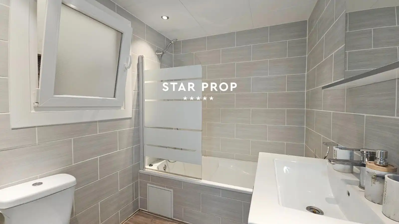 Bathroom of Flat for sale in Roses  with Heating, Terrace and Oven