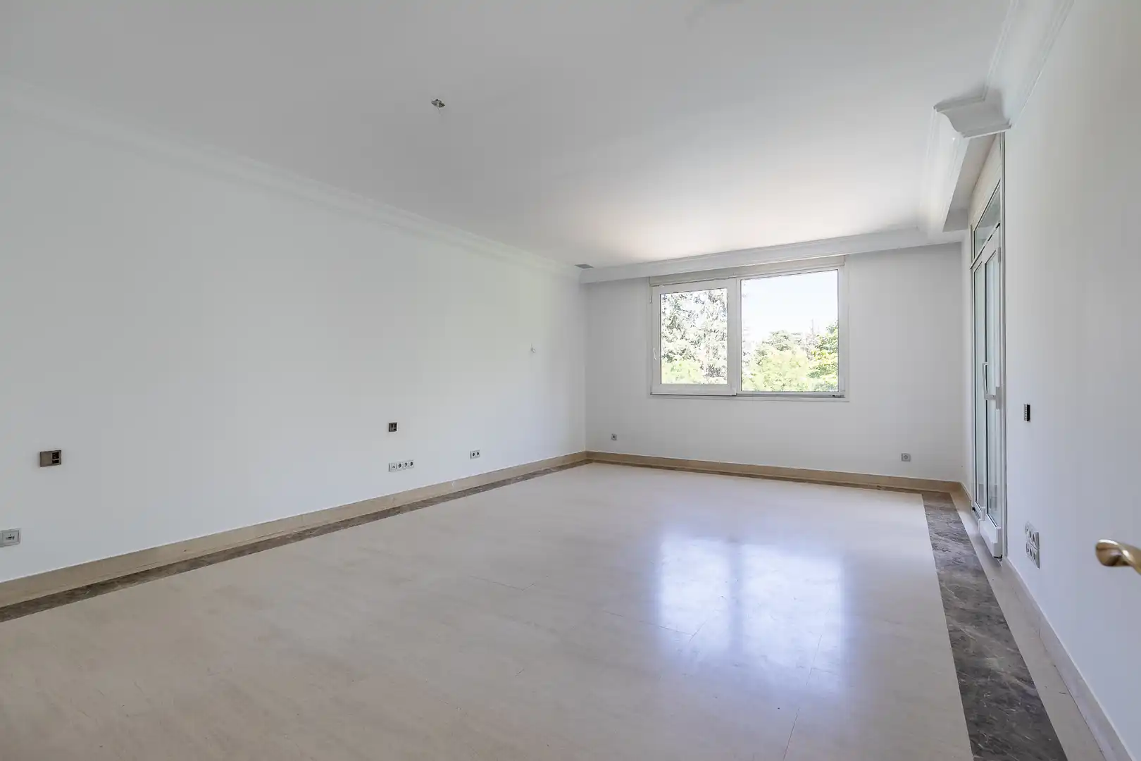 Living room of Houses for rent in Madrid  with Air Conditioner, Heating and Private garden
