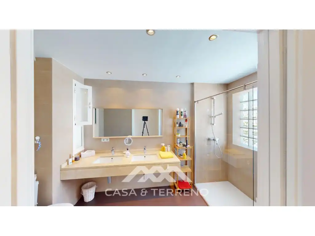 Bany de Casa o xalet en venda en Vélez-Málaga amb Aire condicionat, Jardí privat i Terrassa
