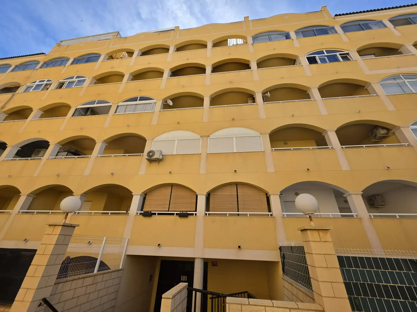 Außenansicht von Wohnung zum Verkauf in Torrevieja mit Möbliert