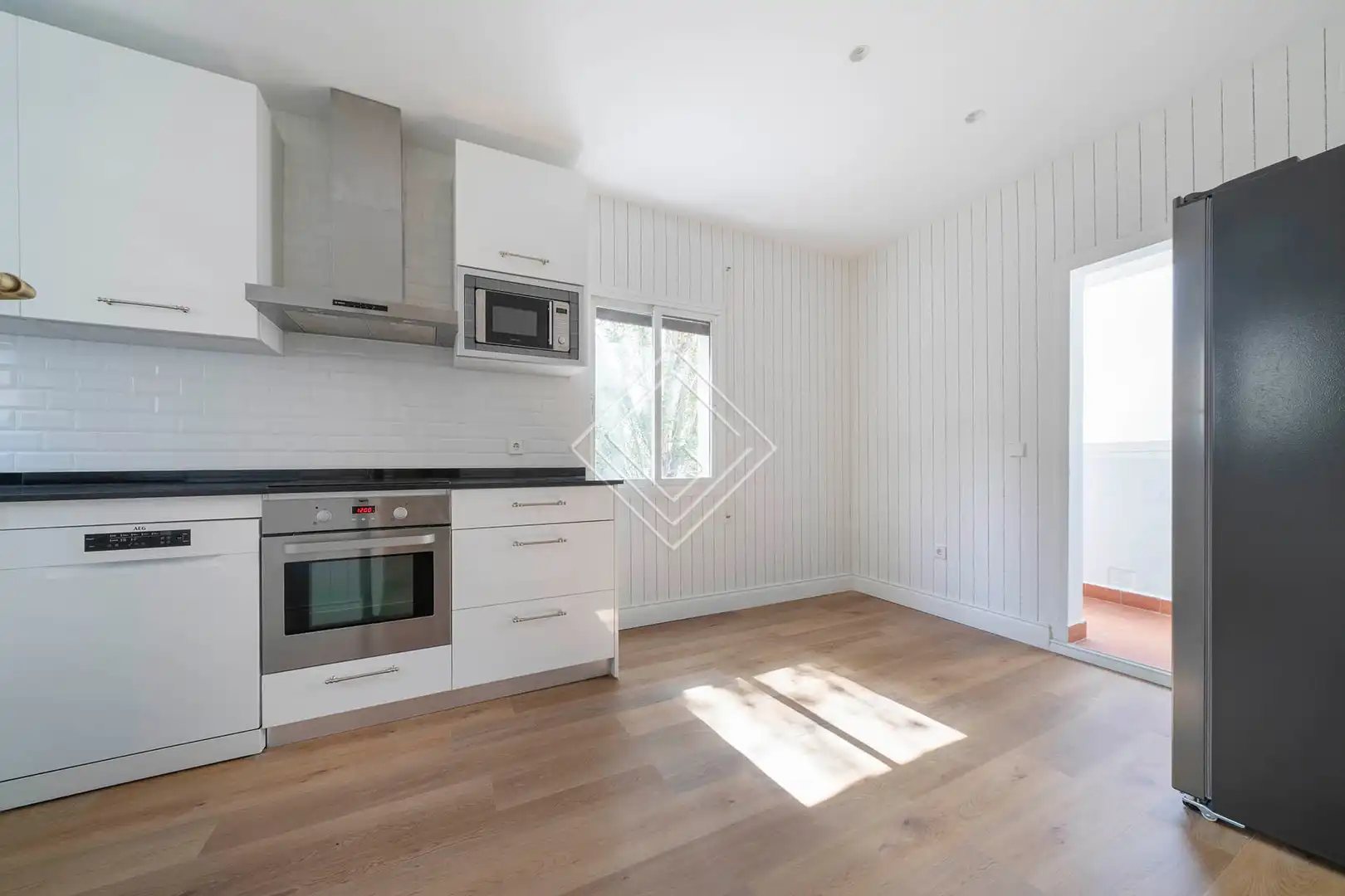 Kitchen of Flat for rent in Madrid  with Air Conditioner, Heating and Storage room