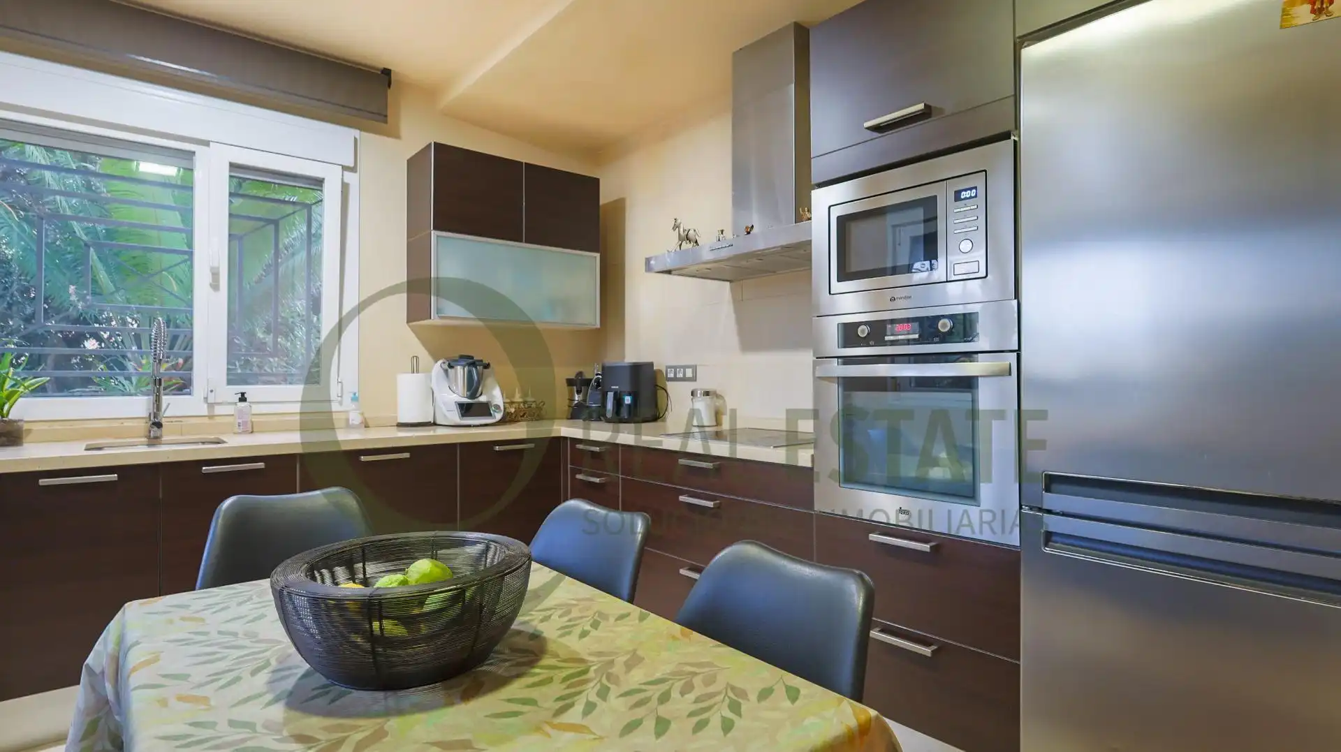 Cuina de Casa o xalet en venda en Alicante / Alacant amb Calefacció, Jardí privat i Traster