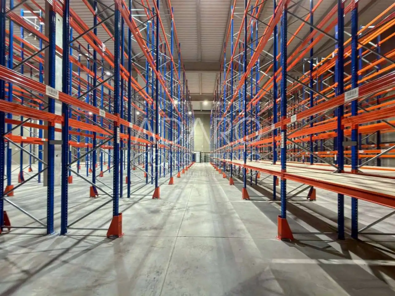 Nau industrial de lloguer a Calle Grabadores, imagen 7