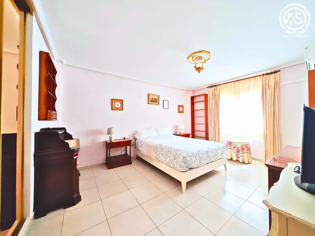 Habitación de Piso en venta en Zaragoza con Aire acondicionado, Calefacción y Amueblado
