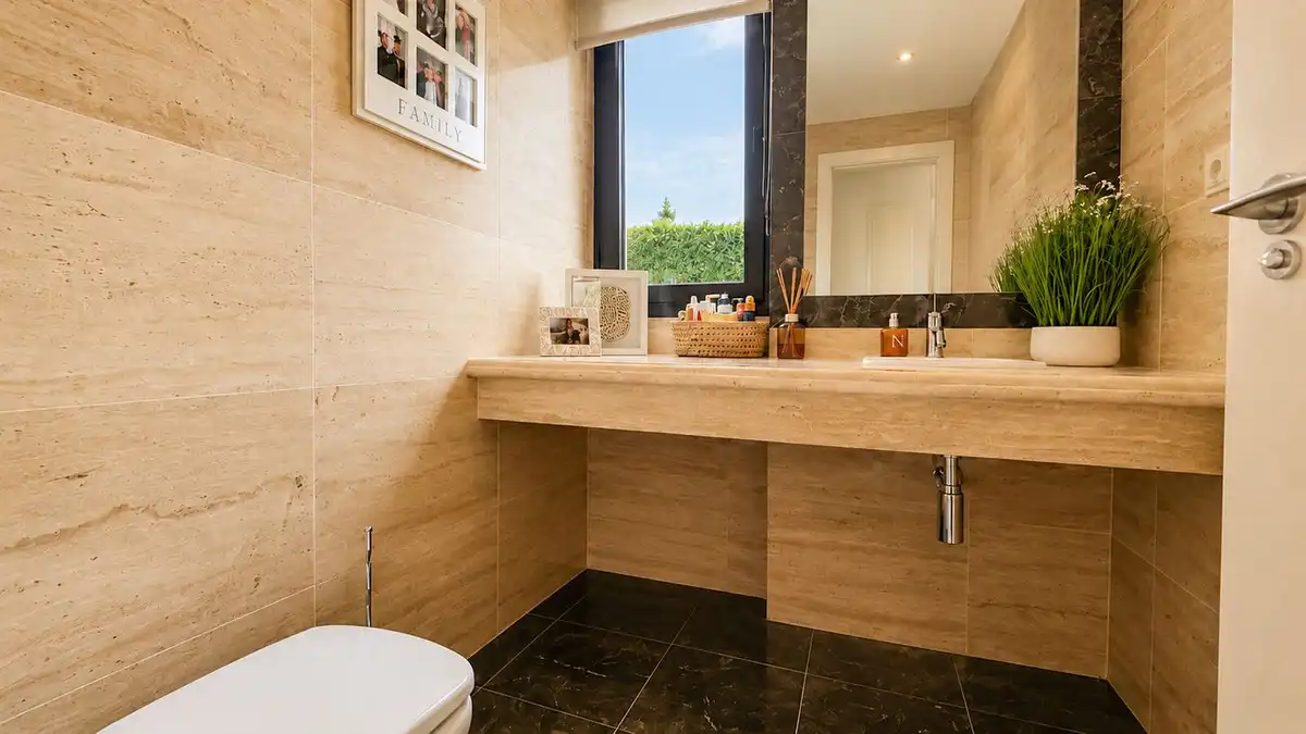 Baño de Casa o chalet en venta en Estepona con Aire acondicionado, Jardín privado y Terraza