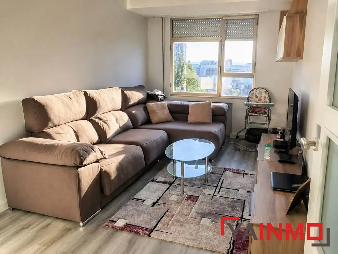 Sala de estar de Piso en venta en Vitoria - Gasteiz con Calefacción, Terraza y Trastero