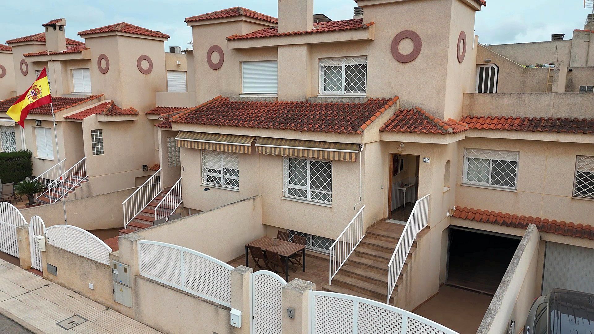 Casa adosada en venta en Polígono Santa Ana