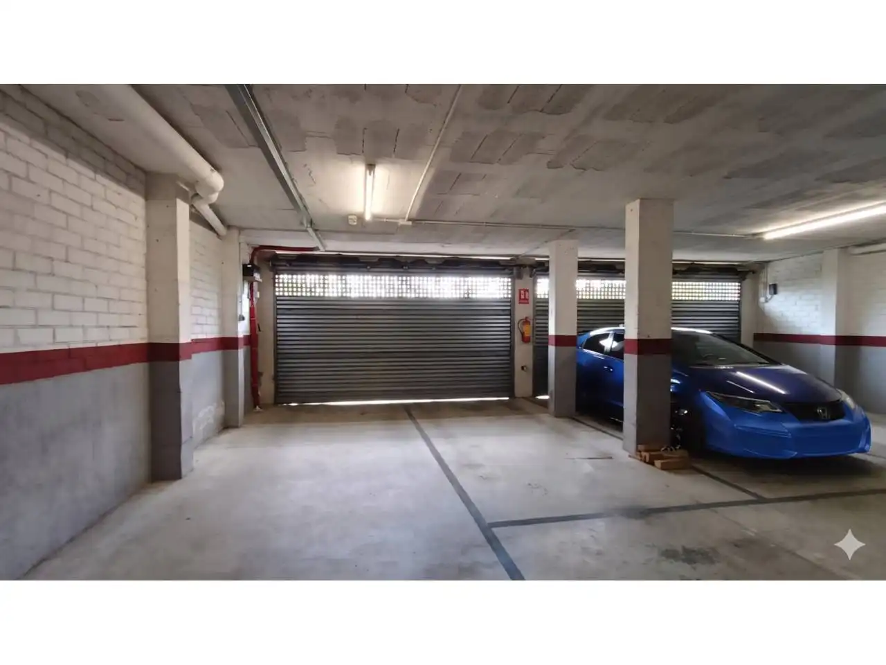 Parking de Dúplex en venta en Berga con Calefacción, Trastero y Balcón