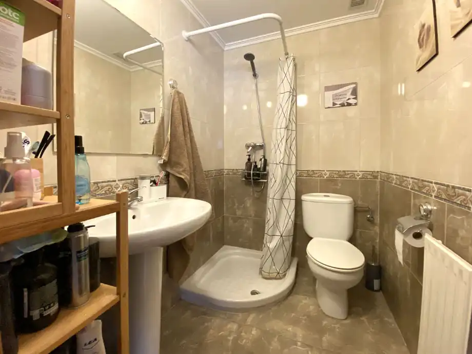 Bany de Pis en venda en Vitoria - Gasteiz amb Calefacció, Parquet i Terrassa