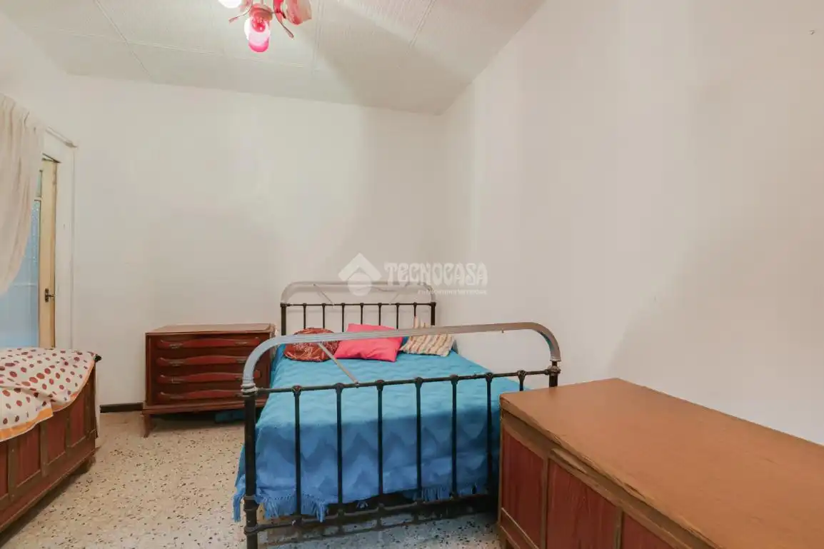 Habitación de Casa adosada en venta en Terrassa