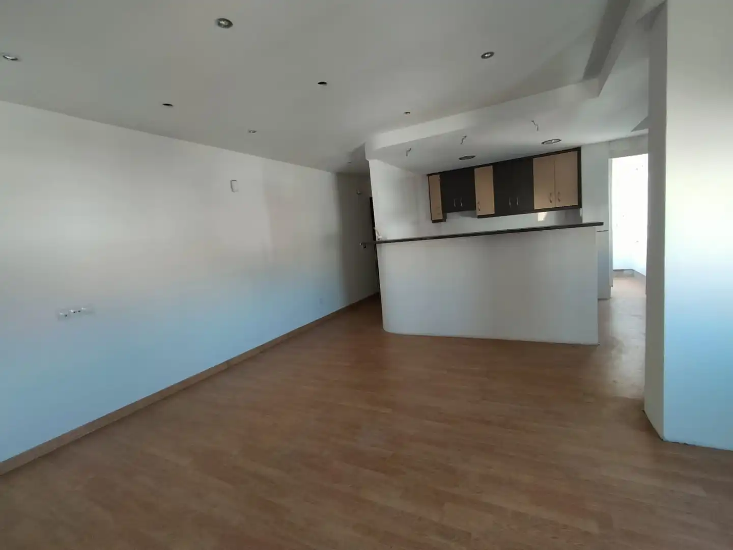 Piso en venta en Elda con Balcón y Alarma
