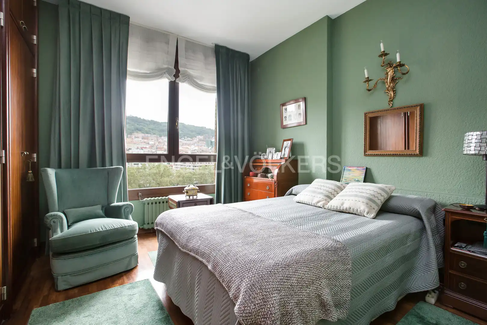 Habitación de Ático en venta en Bilbao  con Calefacción, Parquet y Terraza