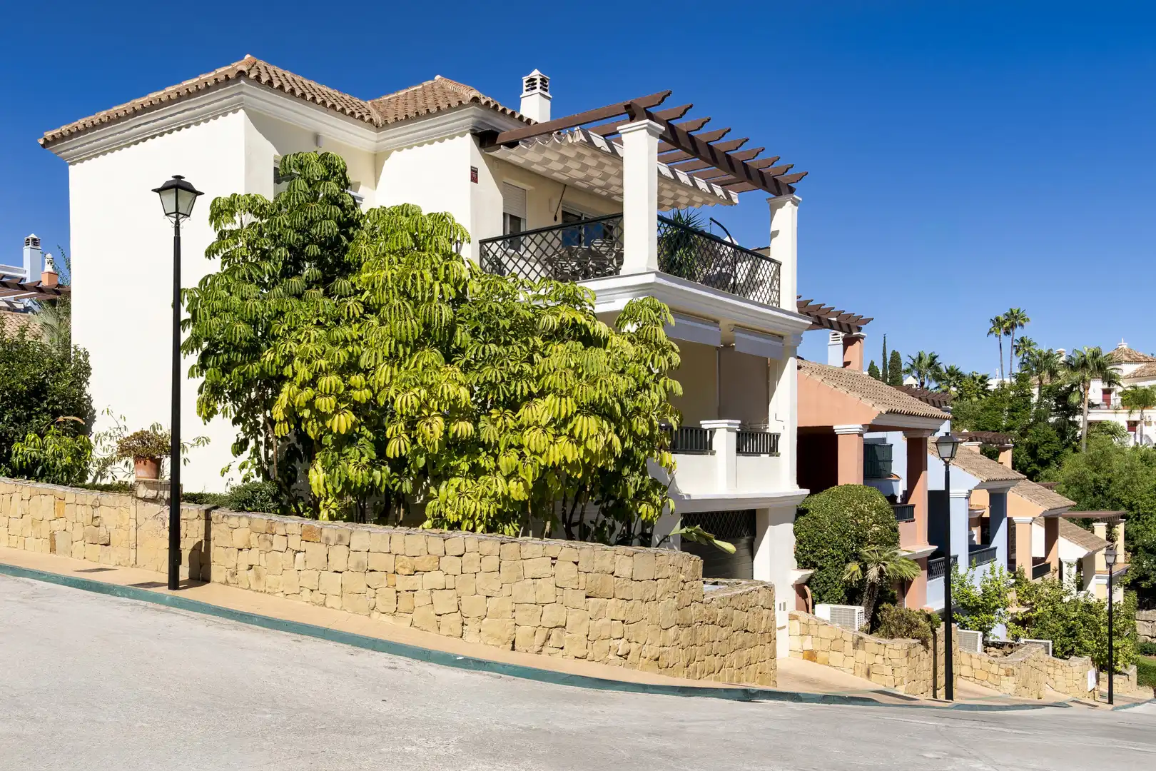 Casa amb piscina en venda a Nueva Andalucía, imagen 4