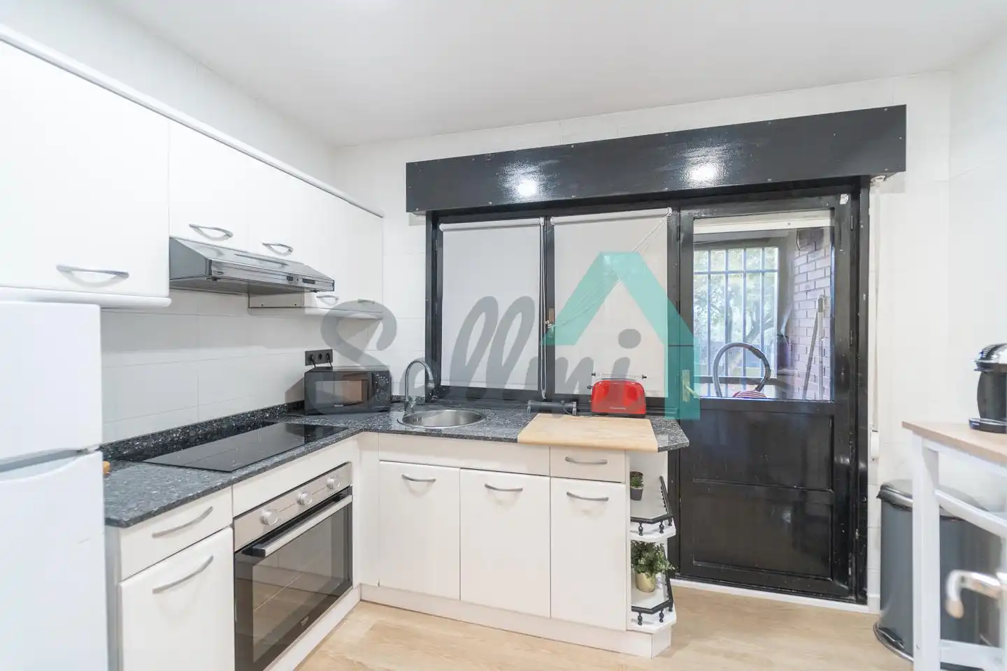 Cocina de Planta baja de alquiler en Oviedo  con Calefacción, Terraza y Amueblado