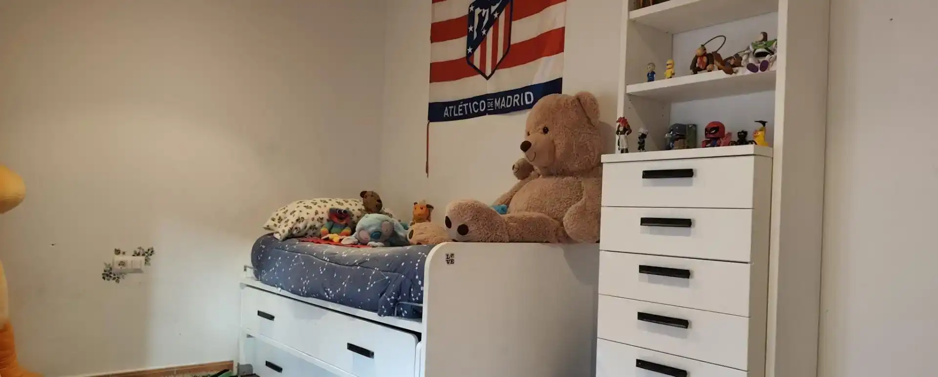 Dormitori de Casa adosada en venda en Carcaboso amb Aire condicionat i Balcó