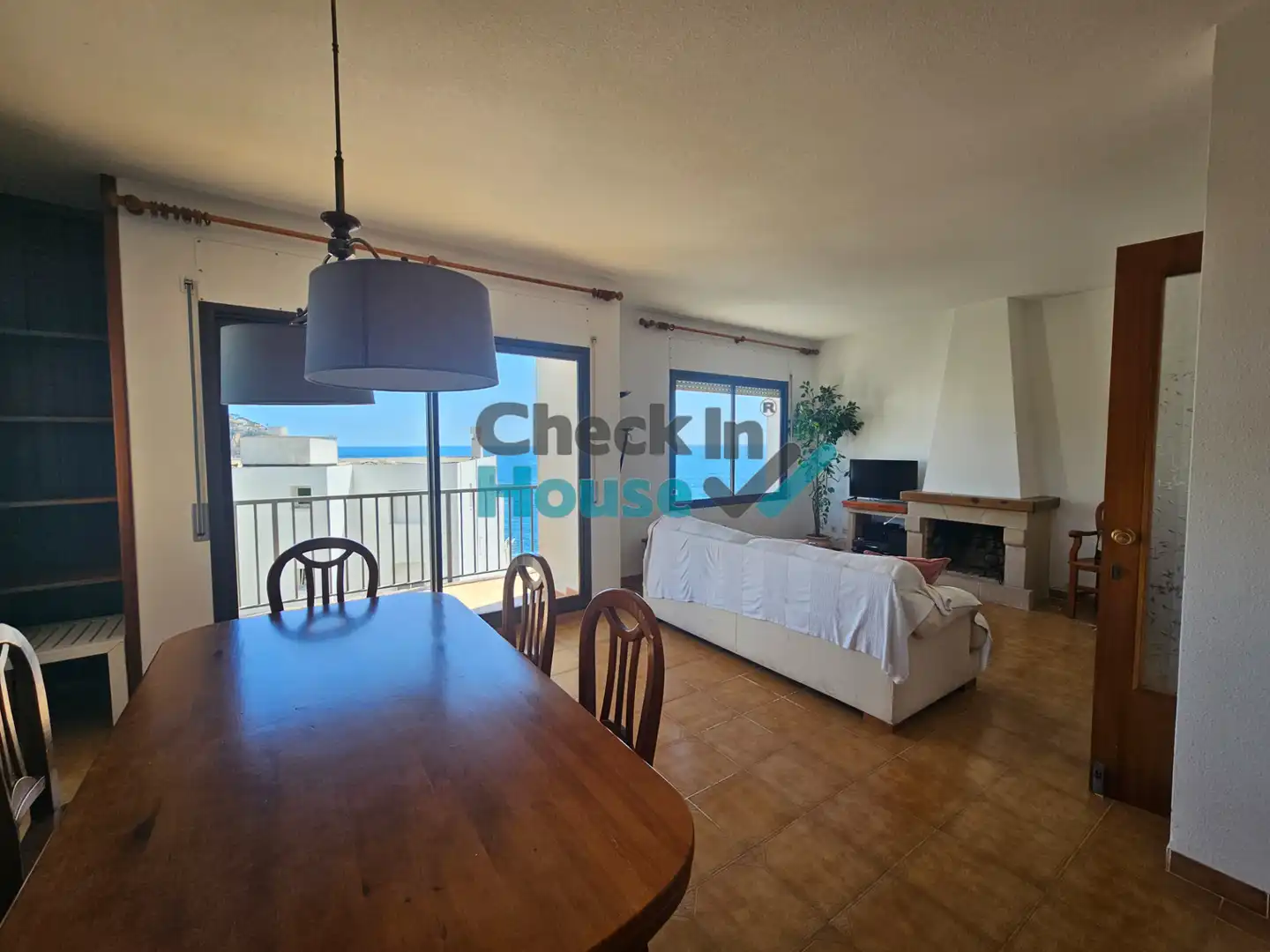 Sala de estar de Casa adosada en venta en Sant Feliu de Guíxols con Calefacción, Terraza y Balcón