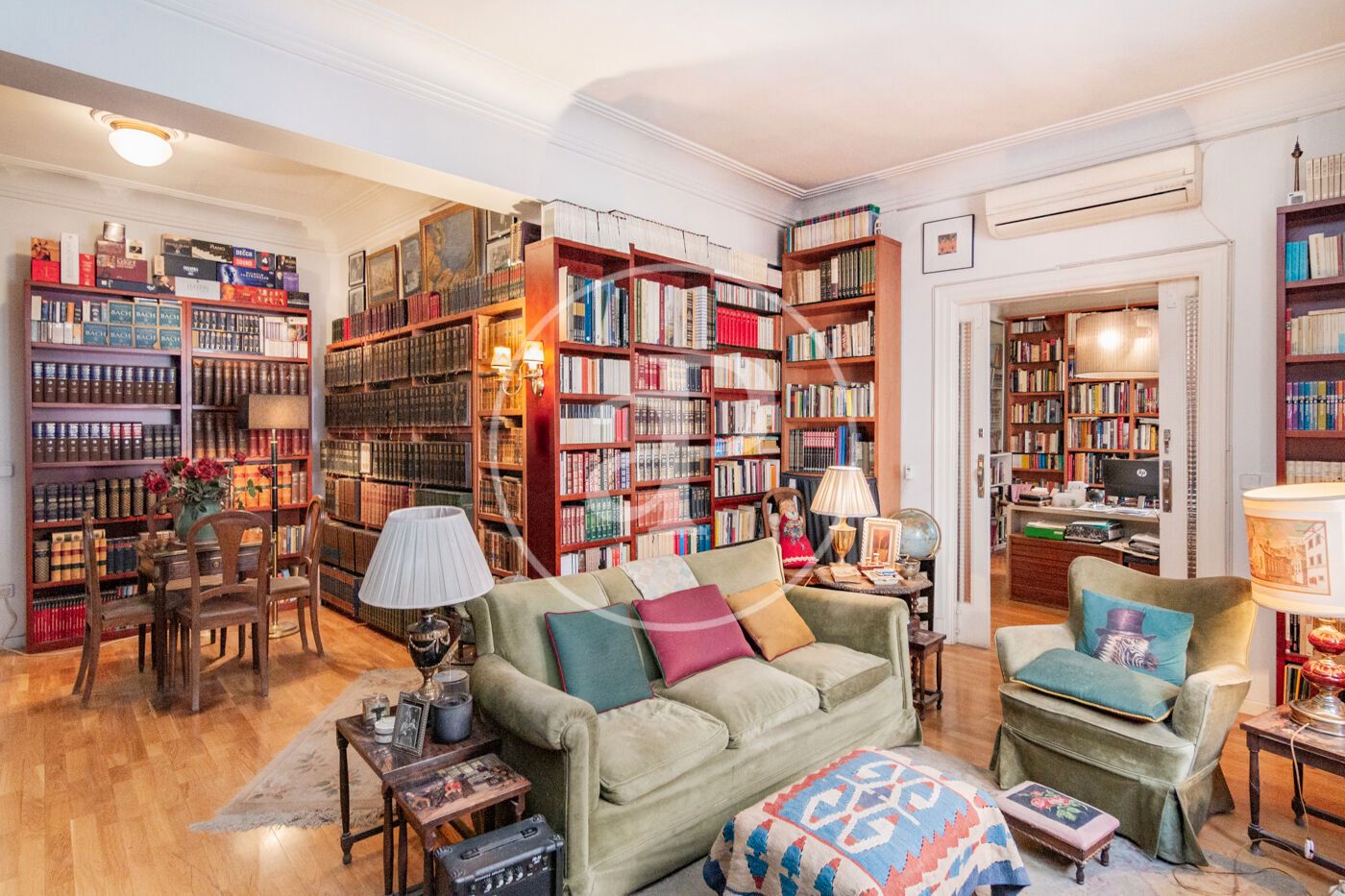 Living room of Flat for sale in  Madrid Capital  with Heating, Private garden and Terrace