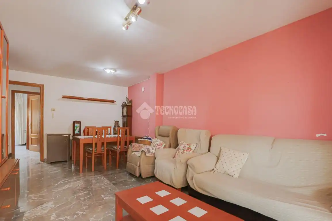 Sala de estar de Piso en venta en Rubí con Calefacción, Parquet y Amueblado