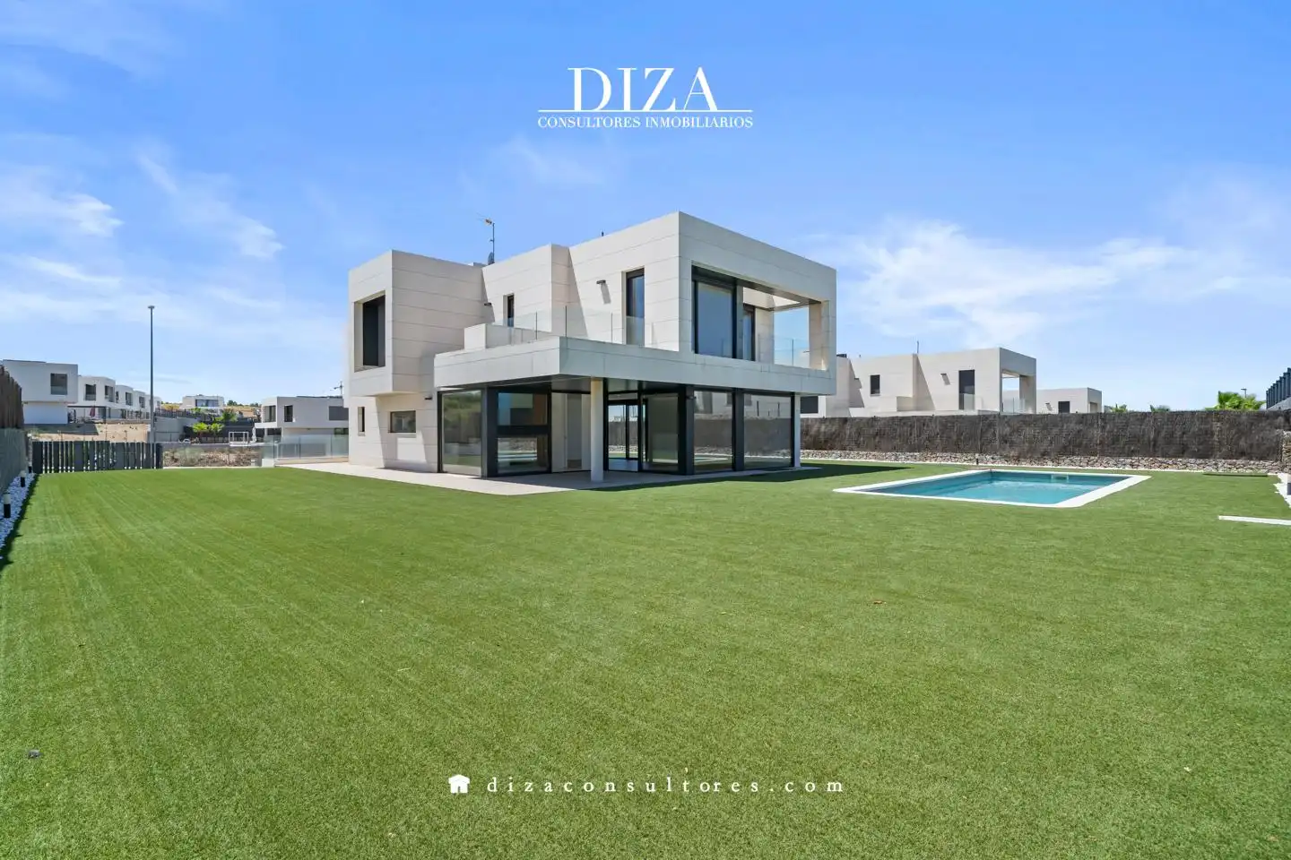 Vista exterior de Casa o xalet de lloguer en Majadahonda amb Aire condicionat, Calefacció i Jardí privat