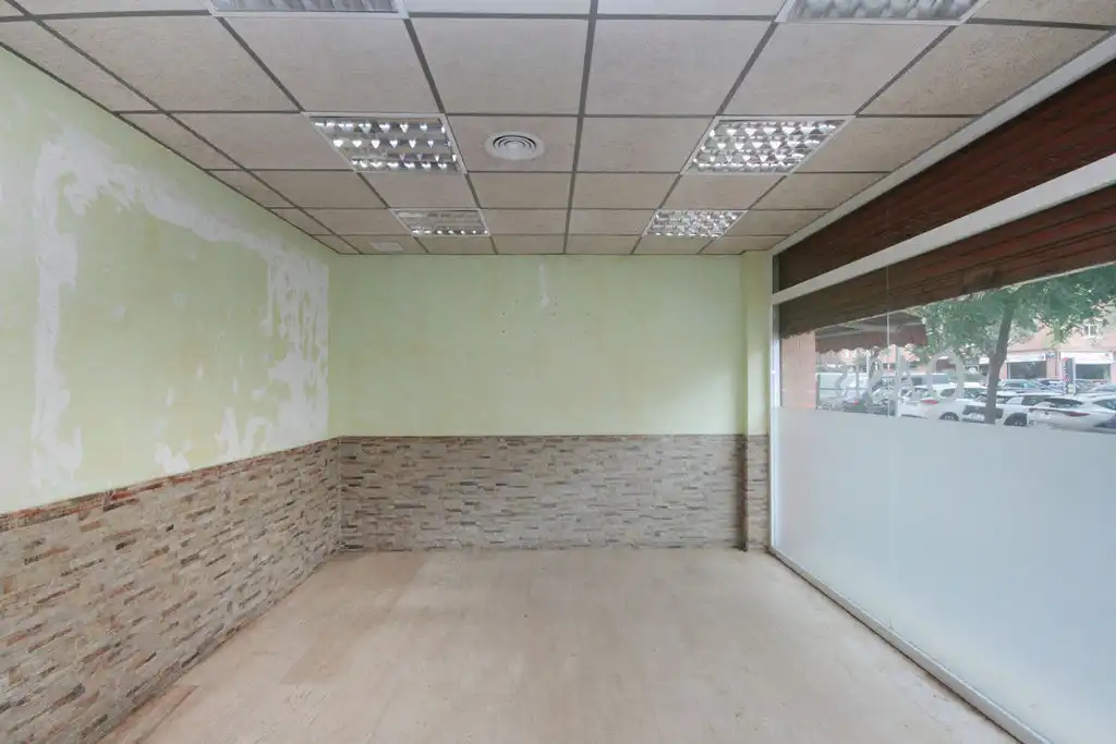 Local en venda a C/ Maresme, Serraparera
