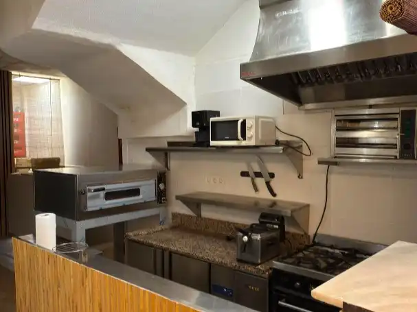 Locale commerciale in cessione a Ramon Gallud 78, imagen 6