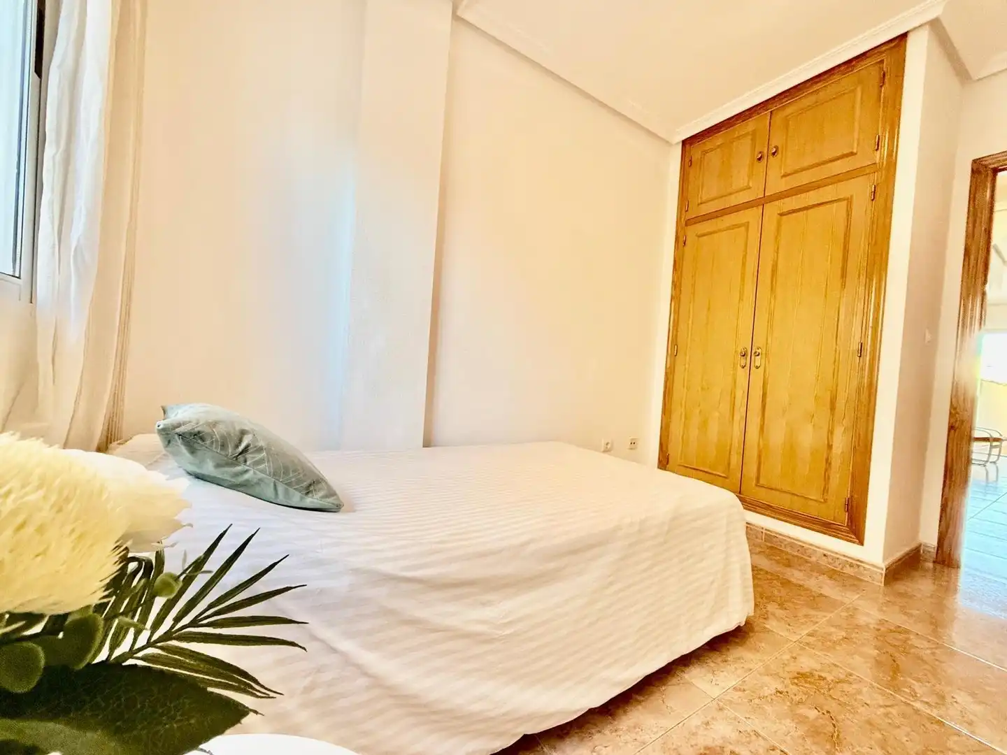 Habitación de Casa adosada en venta en Pilar de la Horadada con Aire acondicionado, Calefacción y Jardín privado