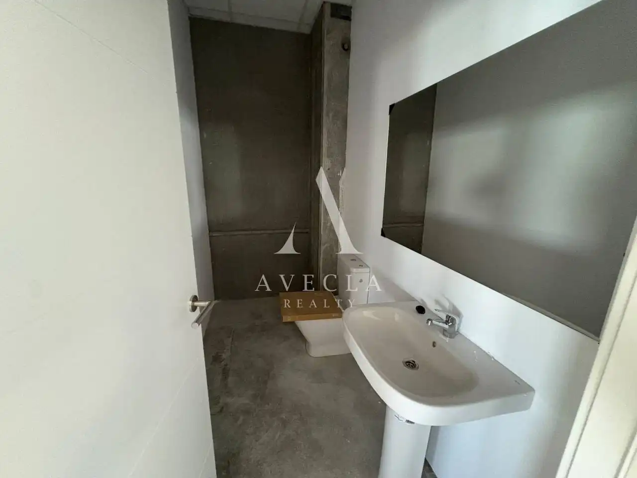Badezimmer von Fabrikhallen zur Miete in Esparreguera