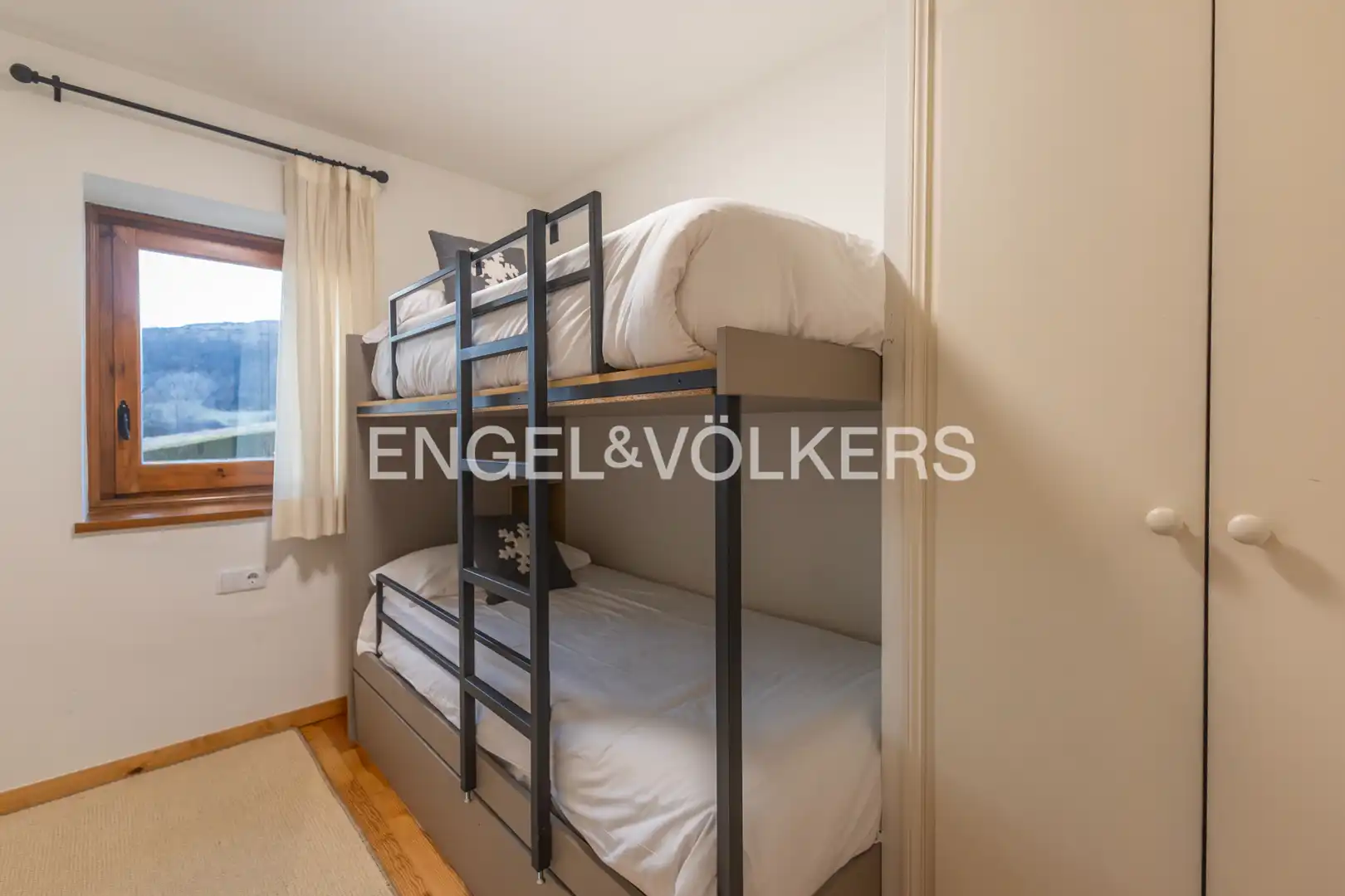 Habitación de Casa adosada en venta en Ger con Calefacción, Jardín privado y Parquet