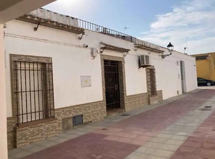 Vista exterior de Casa o xalet en venda en Las Cabezas de San Juan