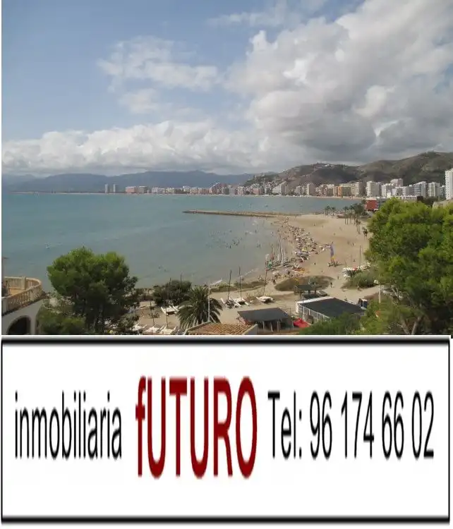 Chalet con piscina en venta en El Faro