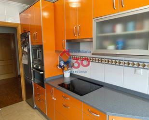 Cuina de Apartament en venda en Miranda de Ebro amb Calefacció, Parquet i Terrassa