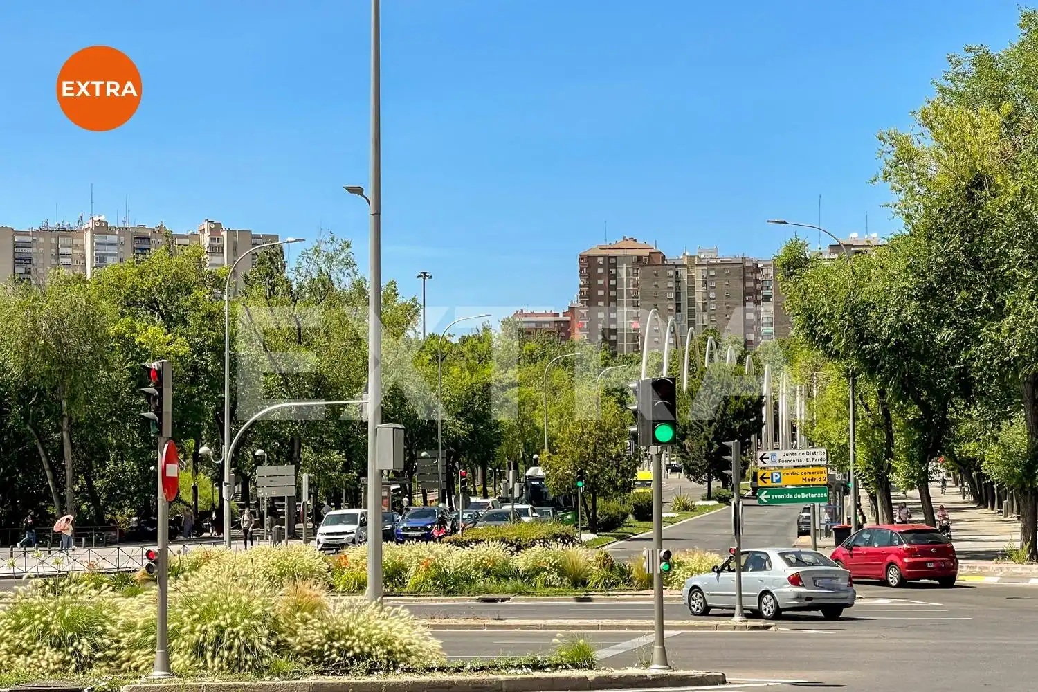 Vista exterior de Pis en venda en Madrid amb Calefacció i Parquet