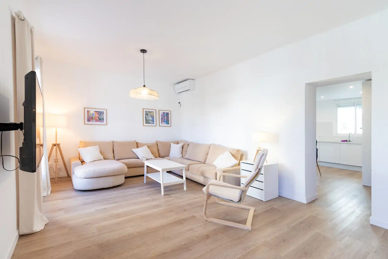 Sala d'estar de Pis de lloguer en  Palma de Mallorca amb Aire condicionat i Es permeten mascotes