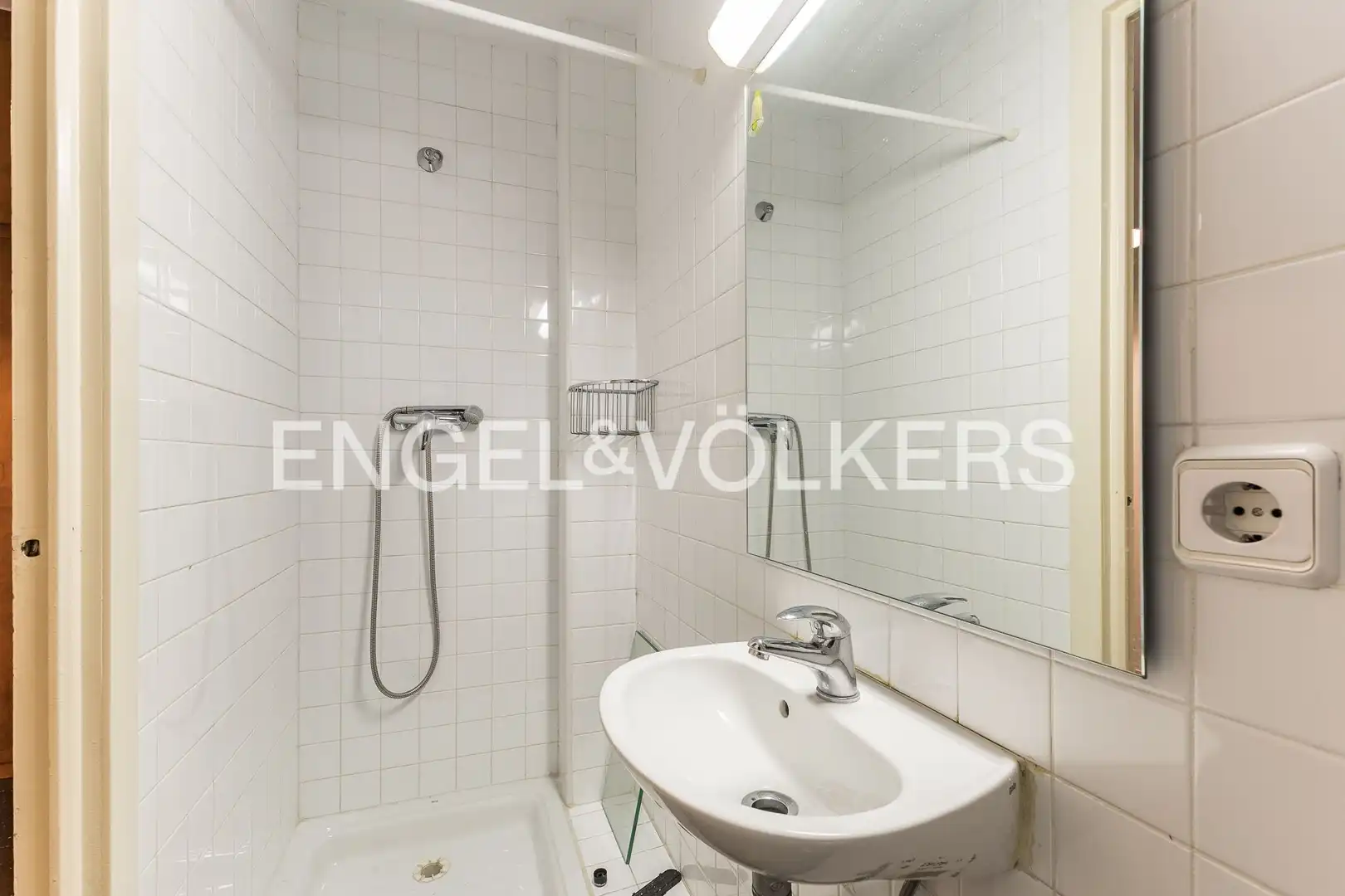 Bathroom of Flat for rent in Barcelona  with Air Conditioner, Heating and Parquet flooring