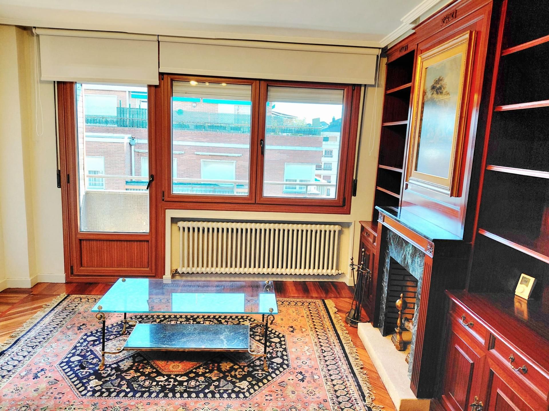 Wohnzimmer von Wohnung zur Miete in Getxo  mit Terrasse und Balkon