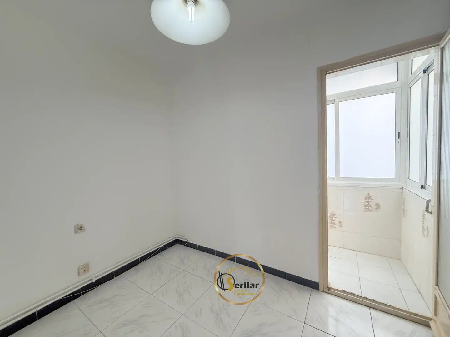 Habitación de Piso en venta en Sabadell con Calefacción y Microondas
