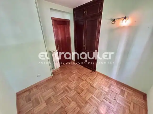 Schlafzimmer von Wohnung zur Miete in Móstoles mit Klimaanlage, Parkett und Terrasse