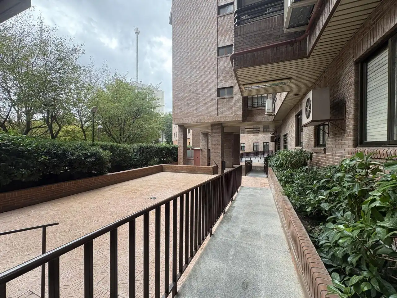 Exterior view of Flat for rent in Retiro