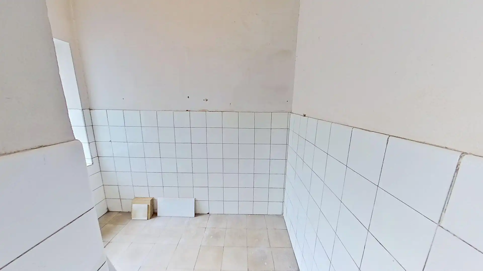 Baño de Piso en venta en Oviedo  con Calefacción