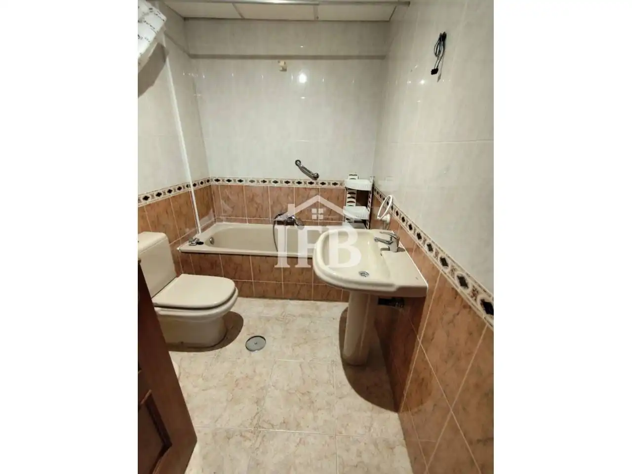 Baño de Casa adosada de alquiler en Badajoz con Aire acondicionado, Calefacción y Terraza