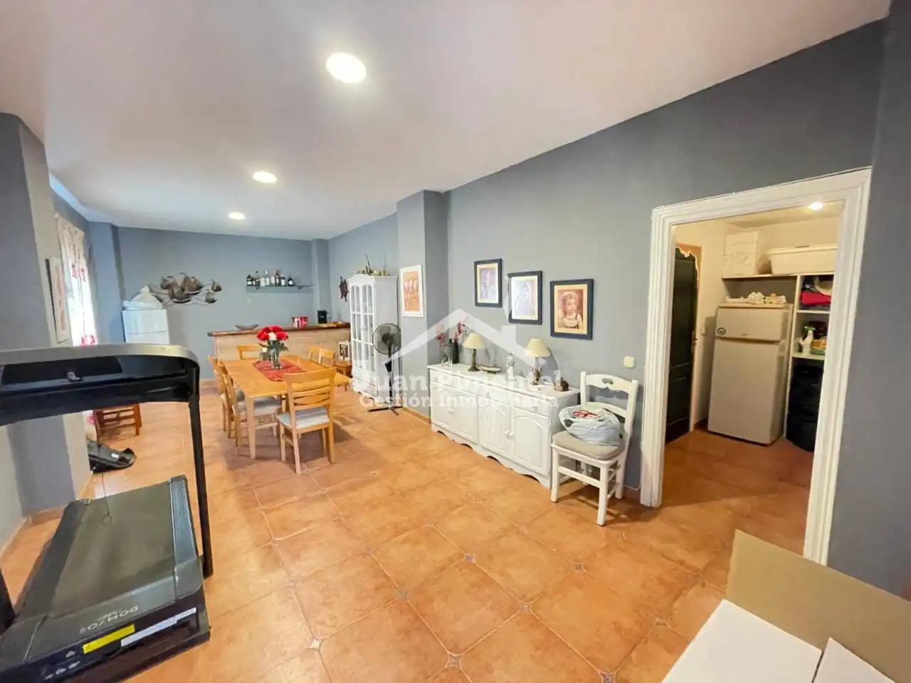 Sala d'estar de Finca rústica en venda en Estepona amb Aire condicionat, Jardí privat i Terrassa