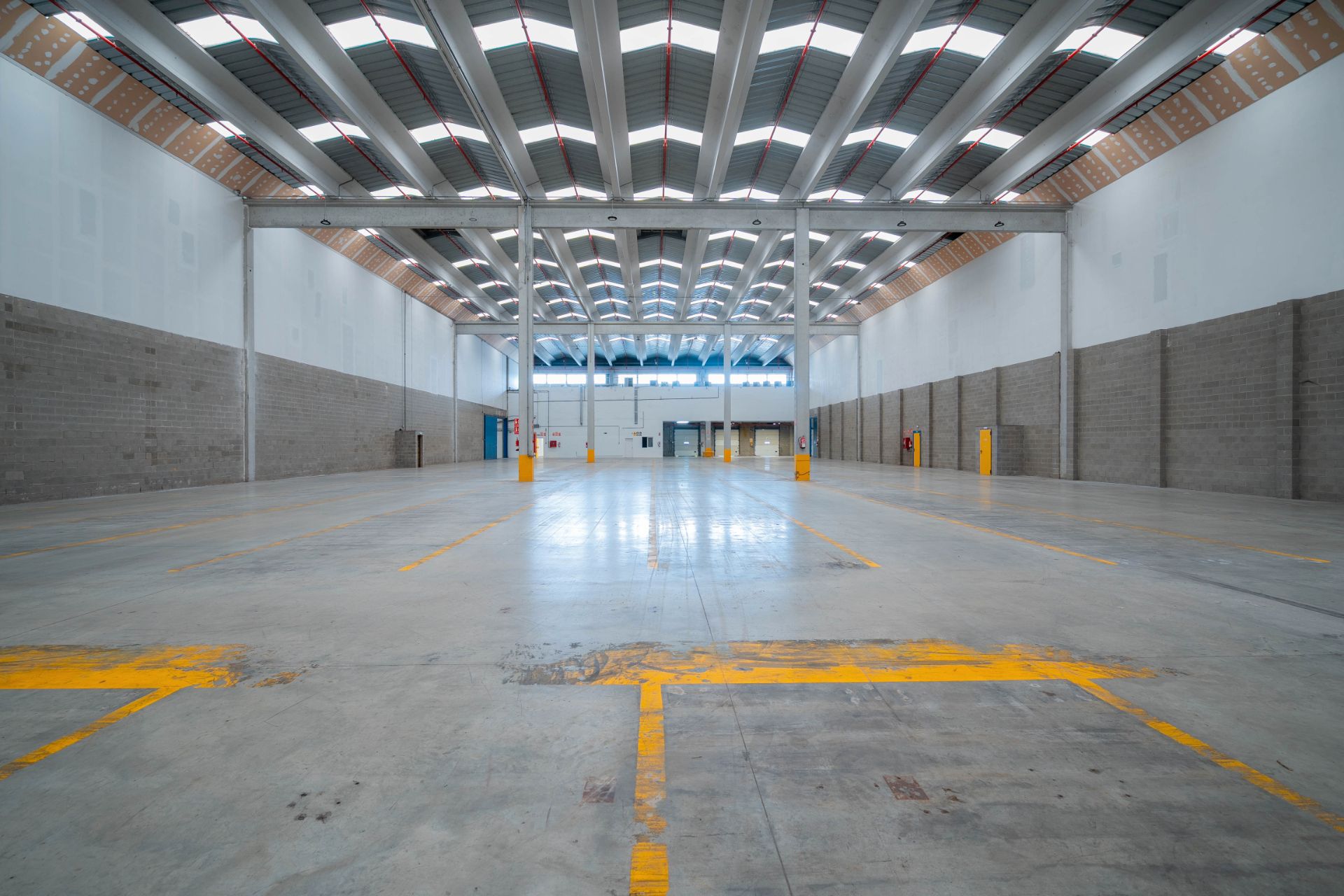 Industrial buildings to rent in  Barcelona Capital