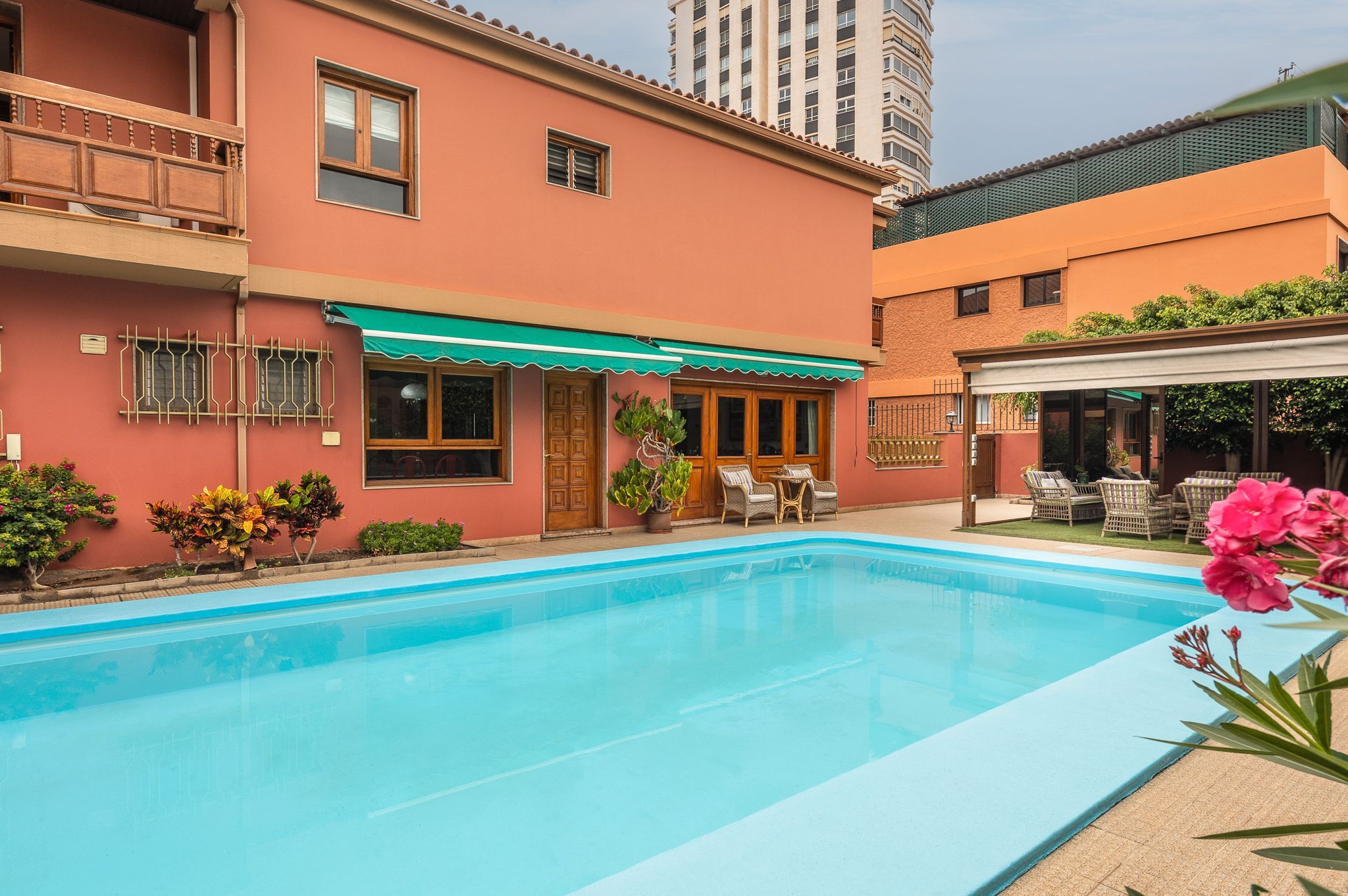 Swimming pool of House or chalet for sale in Las Palmas de Gran Canaria  with Air Conditioner, Private garden and Terrace